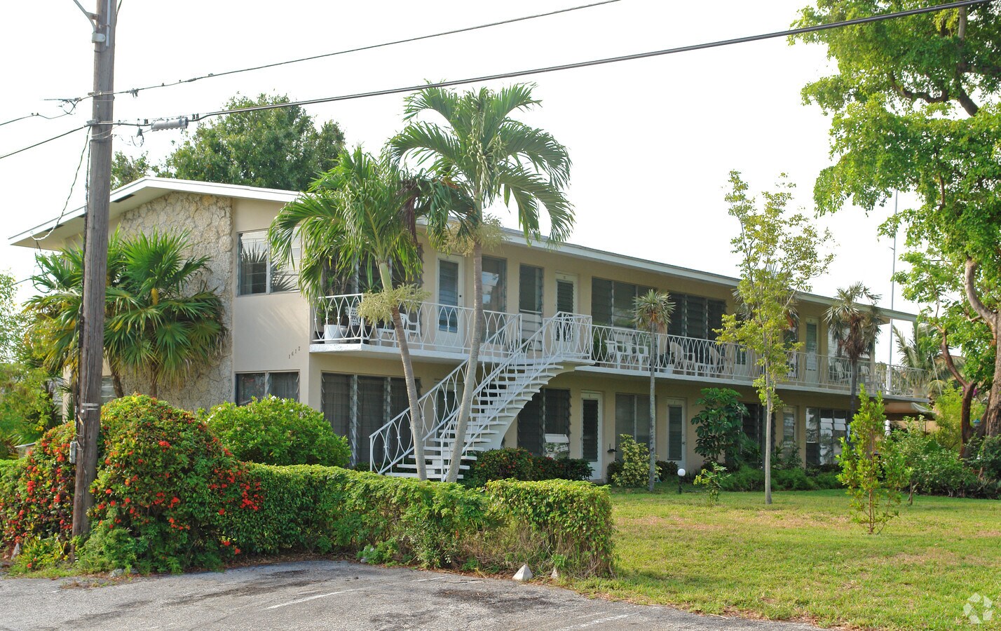 Lime Tree - Lime Tree Apartments
