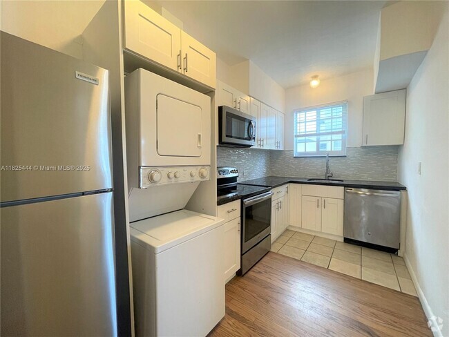 Building Photo - 635 12th St Unit 12 Rental