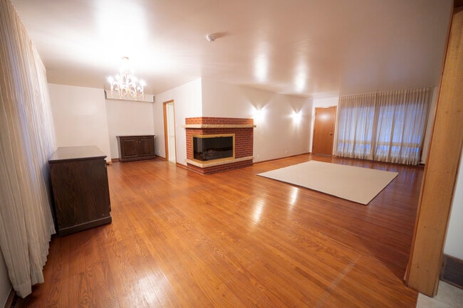 Photo - 1011 Third St