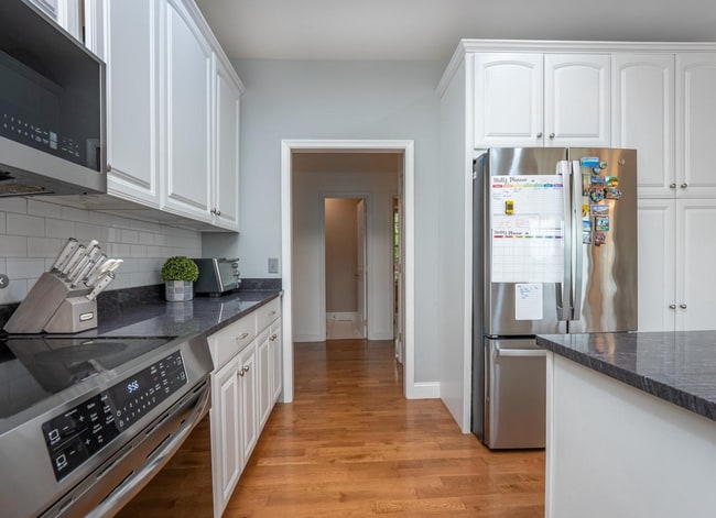 Photo - Luxury Rental - 4 Bedroom, 3.5 Bath House