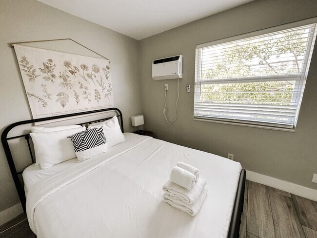 Photo - 50 Davie Blvd Unidad SI FL2-ID1503930P