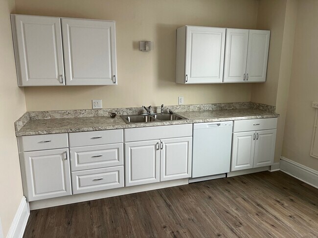 Building Photo - 231 Fulton St