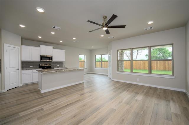 Photo - 412 Heritage Grv Rd