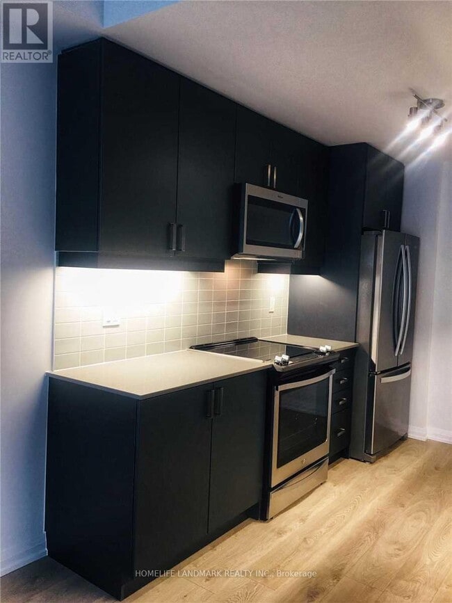 Photo - 1050 Portage Pkwy