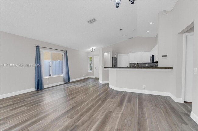 Photo - 1592 Salerno Cir