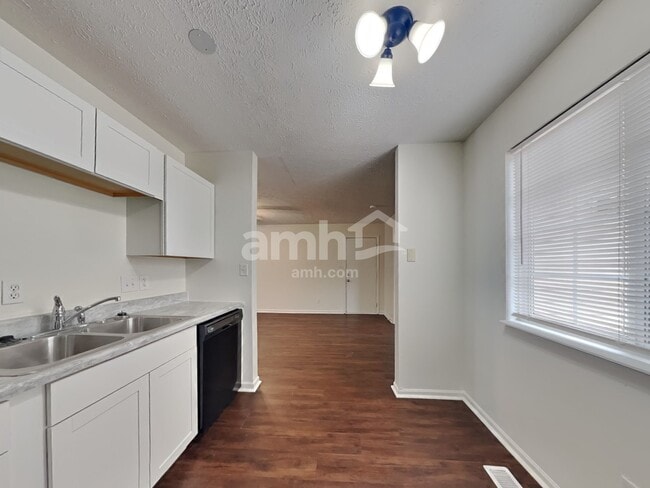 Photo - 1758 Roosevelt Dr