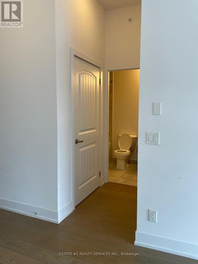Photo - 7 Kenaston Gardens Unit 812