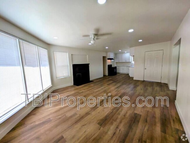 Building Photo - 936 Bradley St Rental
