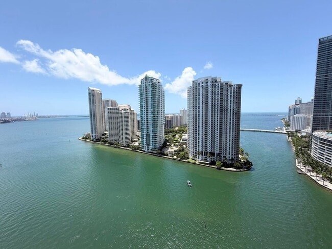 Building Photo - 300 S Biscayne Blvd