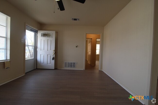 Building Photo - 204 Allen St Rental