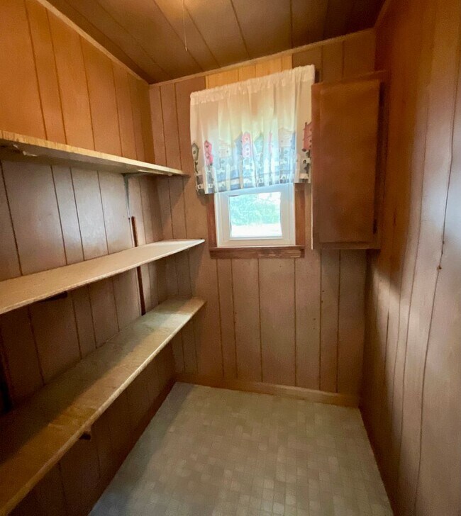 Photo - 725 Rice St Unit House