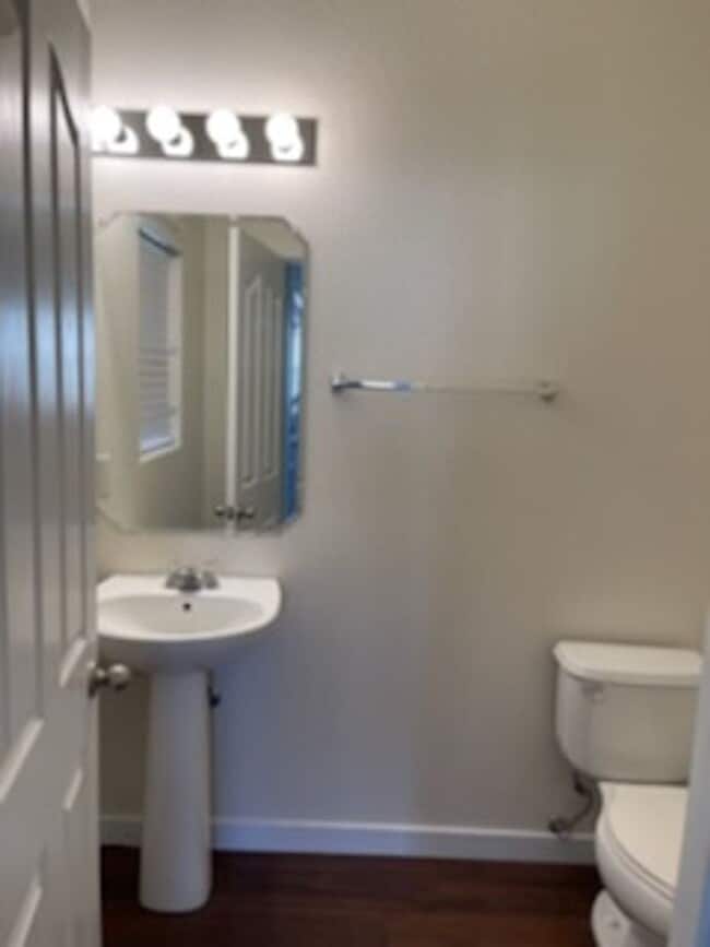 Photo - 3 bedroom 2.5 bathroom Townhome