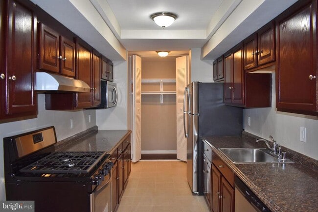 Photo - 10246 Prince Pl Unit 22-T4