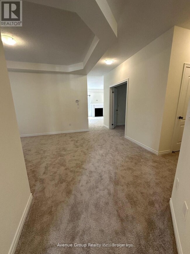 Photo - 110 N Gdn Blvd