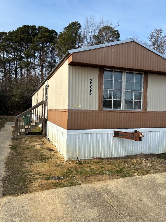 Building Photo - 2328 Sandy Ridge Dr