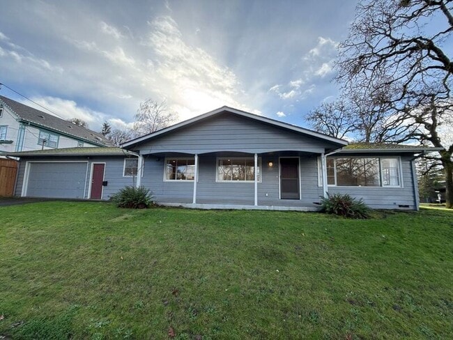 Photo - 610 Liberty St SE