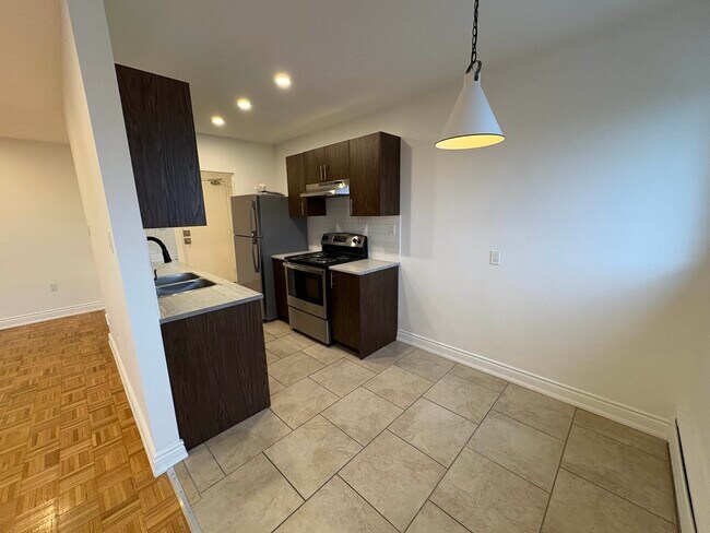 Photo - Spacious 2 Bedroom Unit with Balcony Unité 304