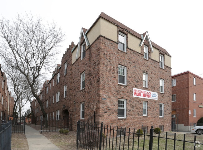 Photo - Woodcroft Apartments