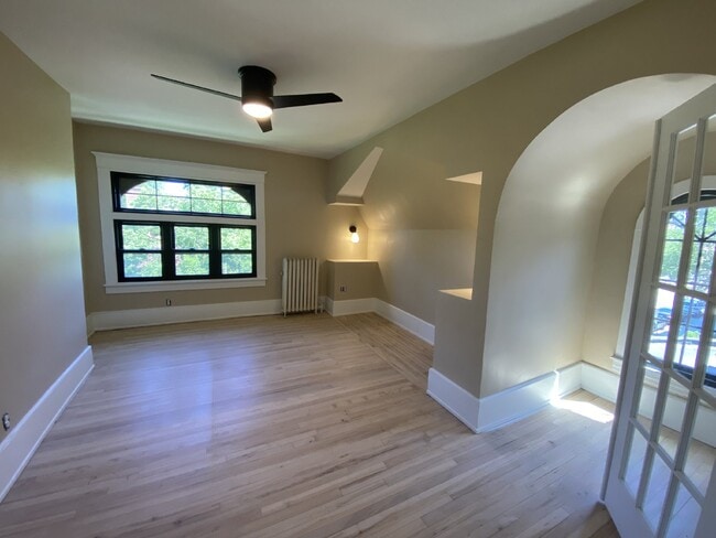 Photo - *Beautifully remodeled Historic 2 bed plus den Penthouse In Desirable Lowry Hill - Near Chain Of ... Unit 9