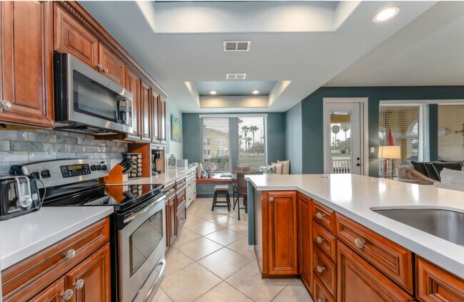 Photo - 2 Harbor Town