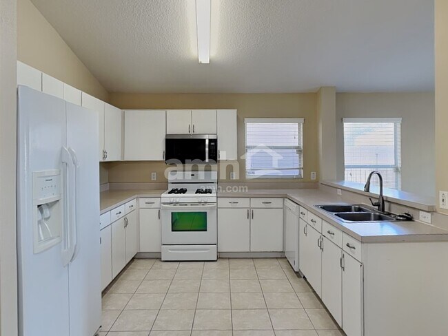 Photo - 6765 Waterton Dr