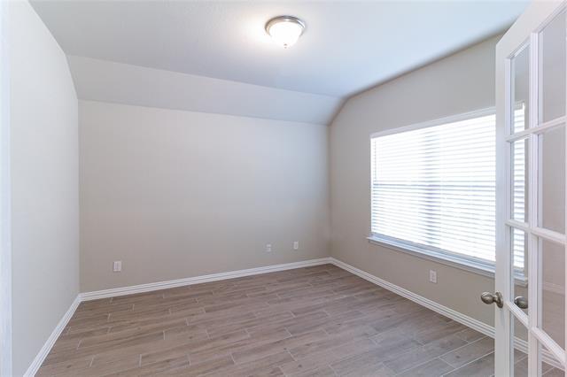 Photo - 3004 Teak Dr