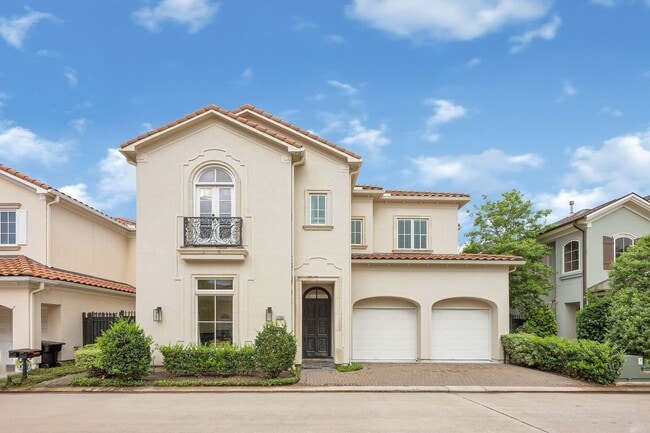 Building Photo - 2706 Tudor Manor