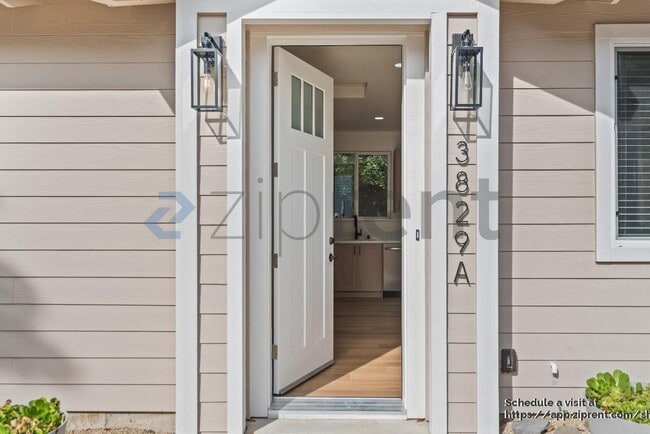 Photo - 3829 Buell St