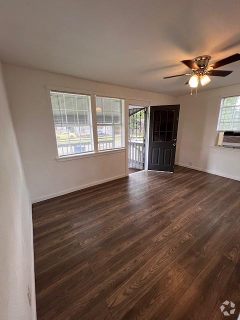 Building Photo - 8331 Garland St Unit 1 Rental
