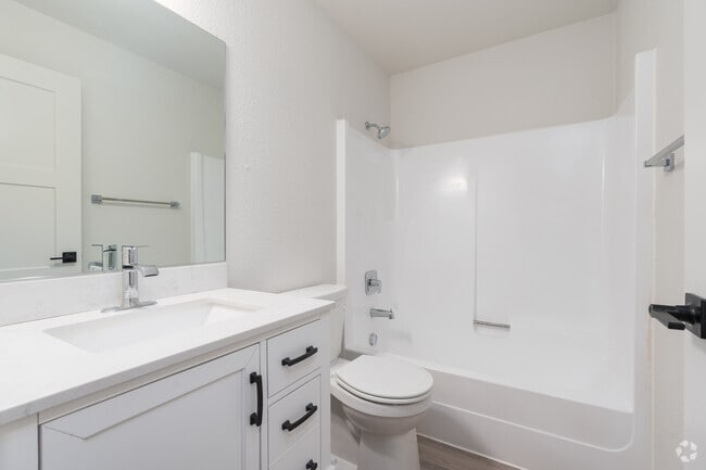 1BR, 1BA - 704SF