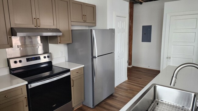 Photo - Flowers Building Condominiums Convenient To Downtown!!