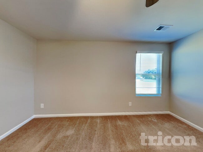 Photo - 260 Chedworth Dr