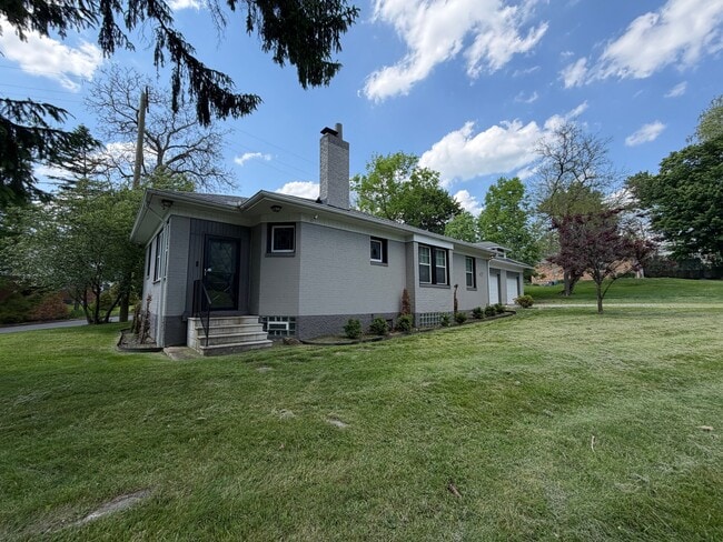 Photo - 3855 Mt Royal Blvd
