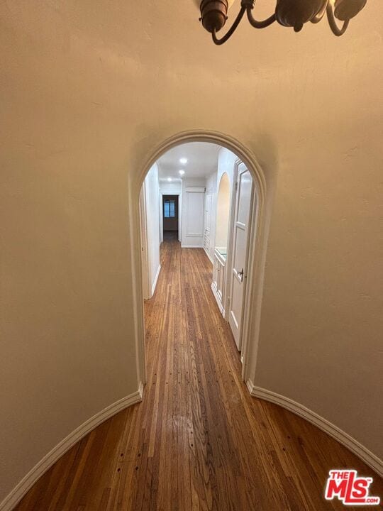 232 N La Peer Dr