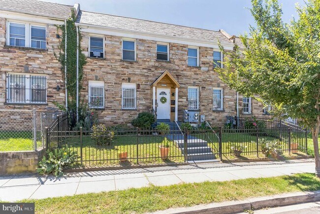 Photo - 1223 Simms Pl NE Unit 1