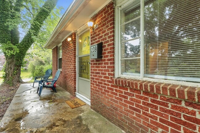 Photo - 239 W Lemly St