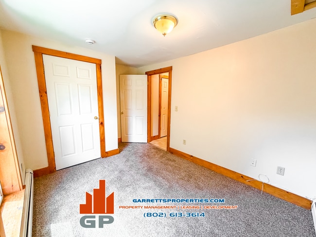 Building Photo - 129 Elm St Unit 2