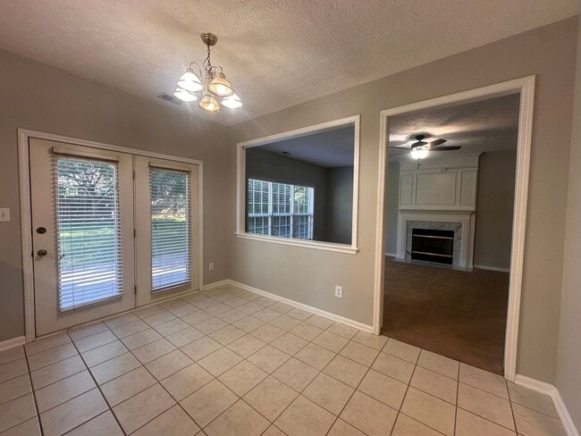 Photo - Spacious 4-Bedroom Home in Prospect – Lawn Care Included!