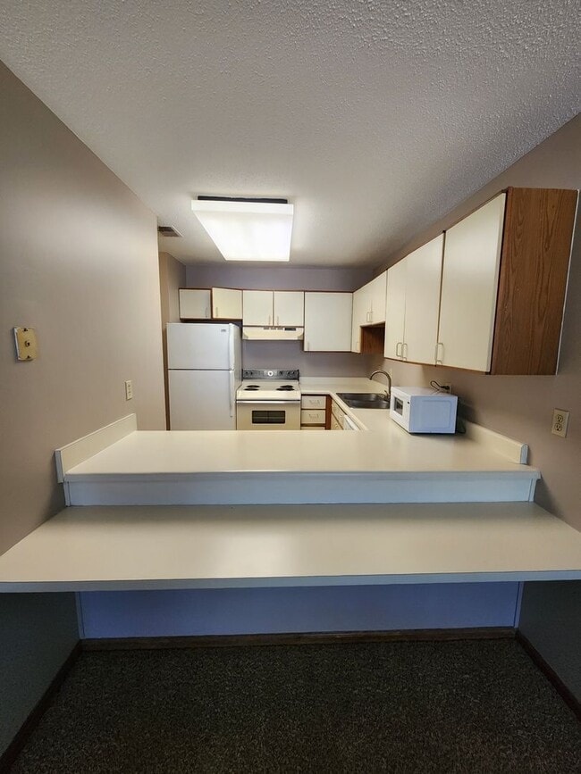 Photo - Lincoln School Apartments