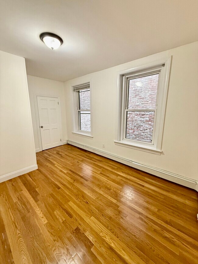 Photo - 342 Meridian St Unit #2