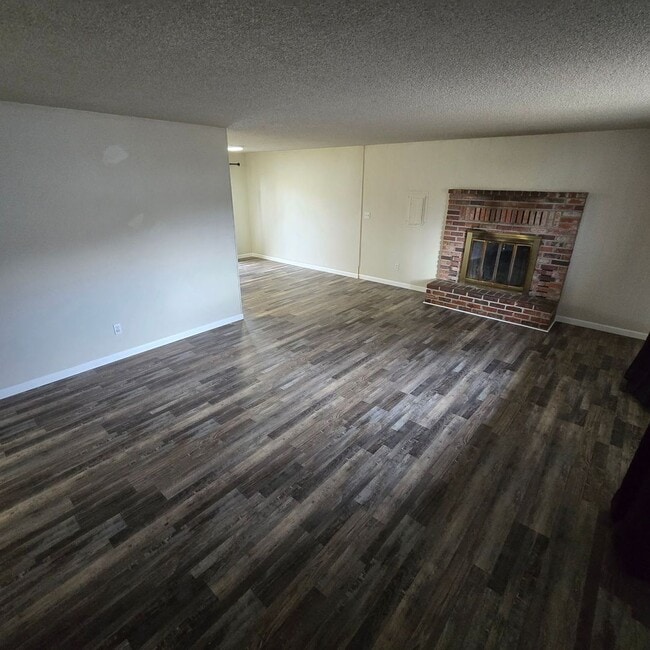 Photo - 1320 Summers Ln