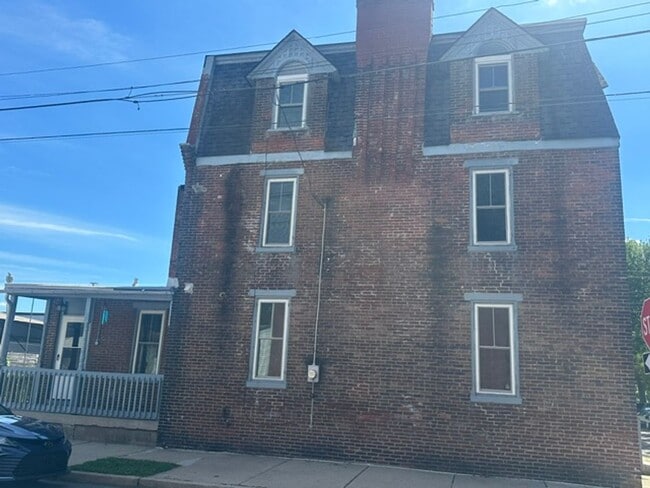 202 S Franklin St