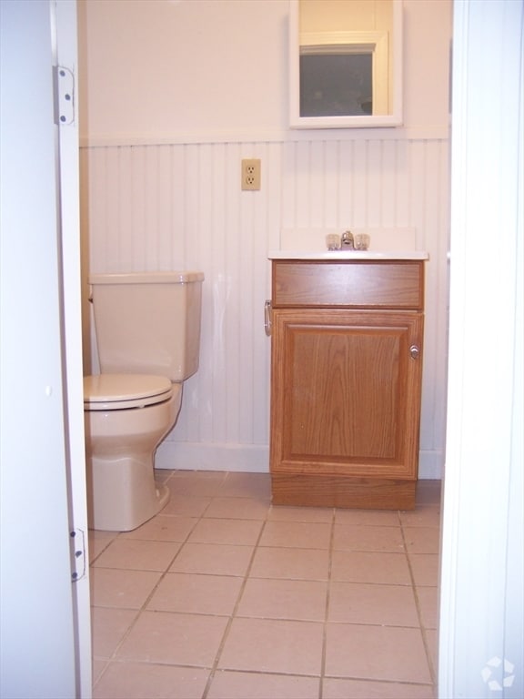 Building Photo - 10 Hillside Ave Unit 2 Rental