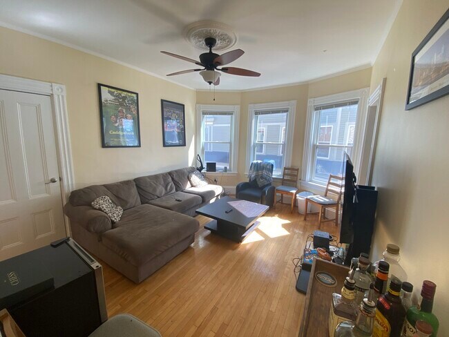 176 Elm St Unit 3