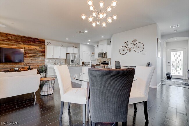 Photo - 48 Jasmine Point St