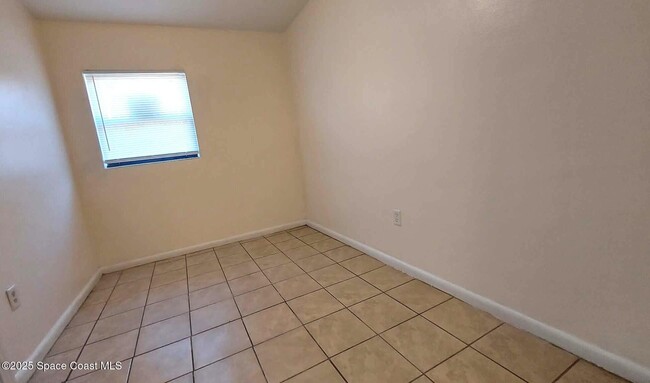 Photo - 419 N Fiske Blvd