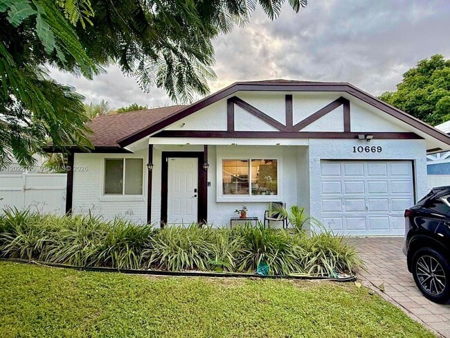 Building Photo - 10669 Boca Entrada Blvd