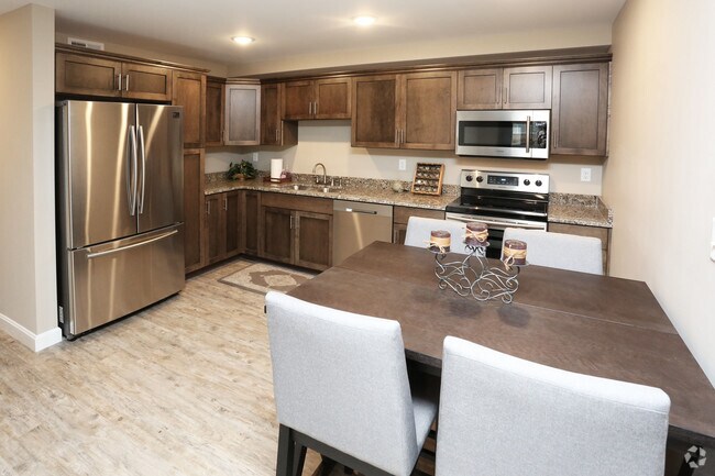 Silver Creek Apartments - - Silver Creek Apartments -