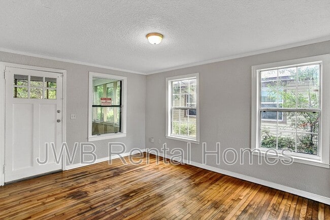 Photo - 3803 Gladys St