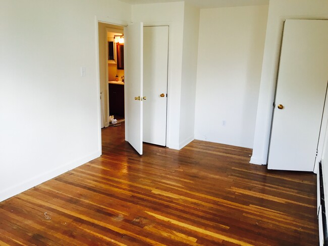 Photo - 503 N Jackson St Unit 2nd Floor